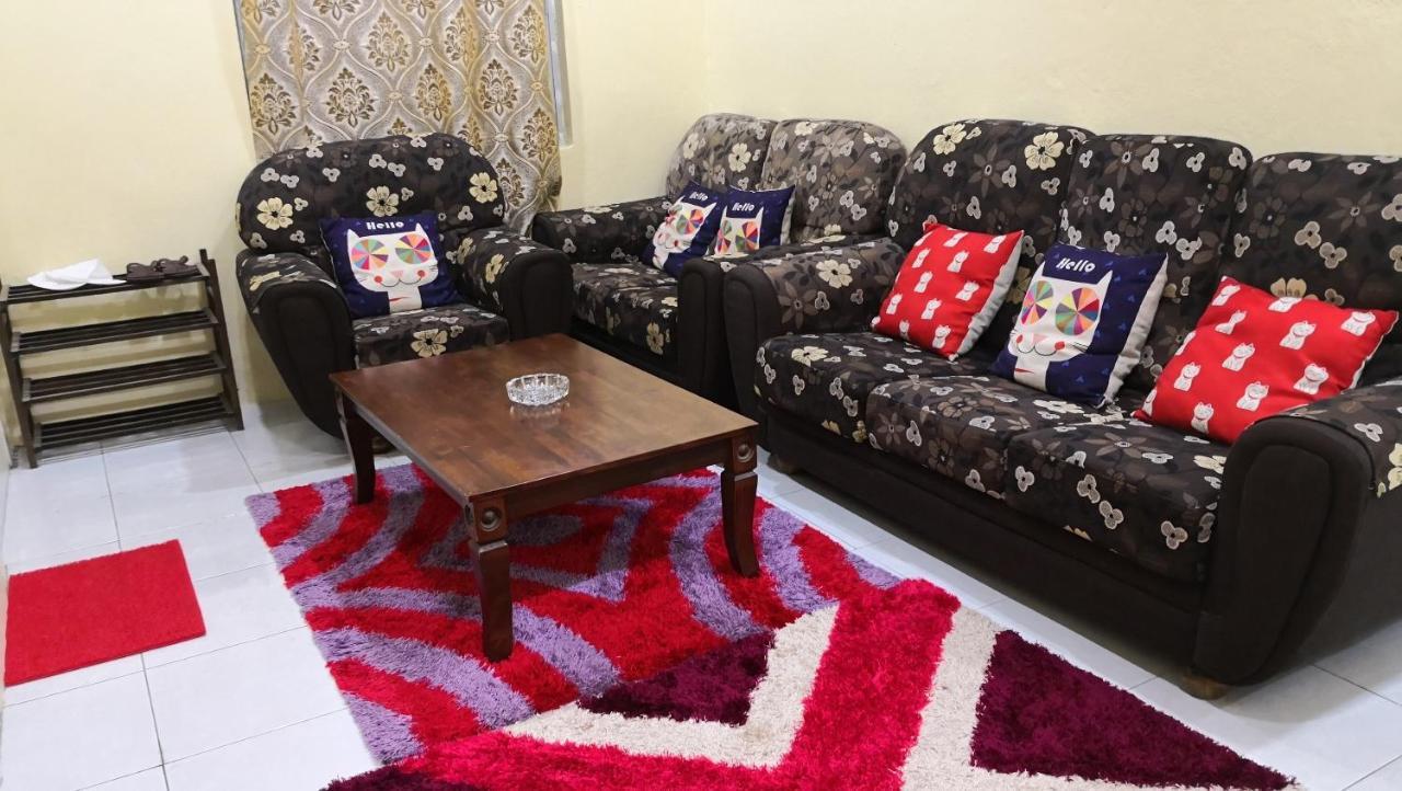 Oyo Home 90308 Chily Guest House Langkawi Exterior foto