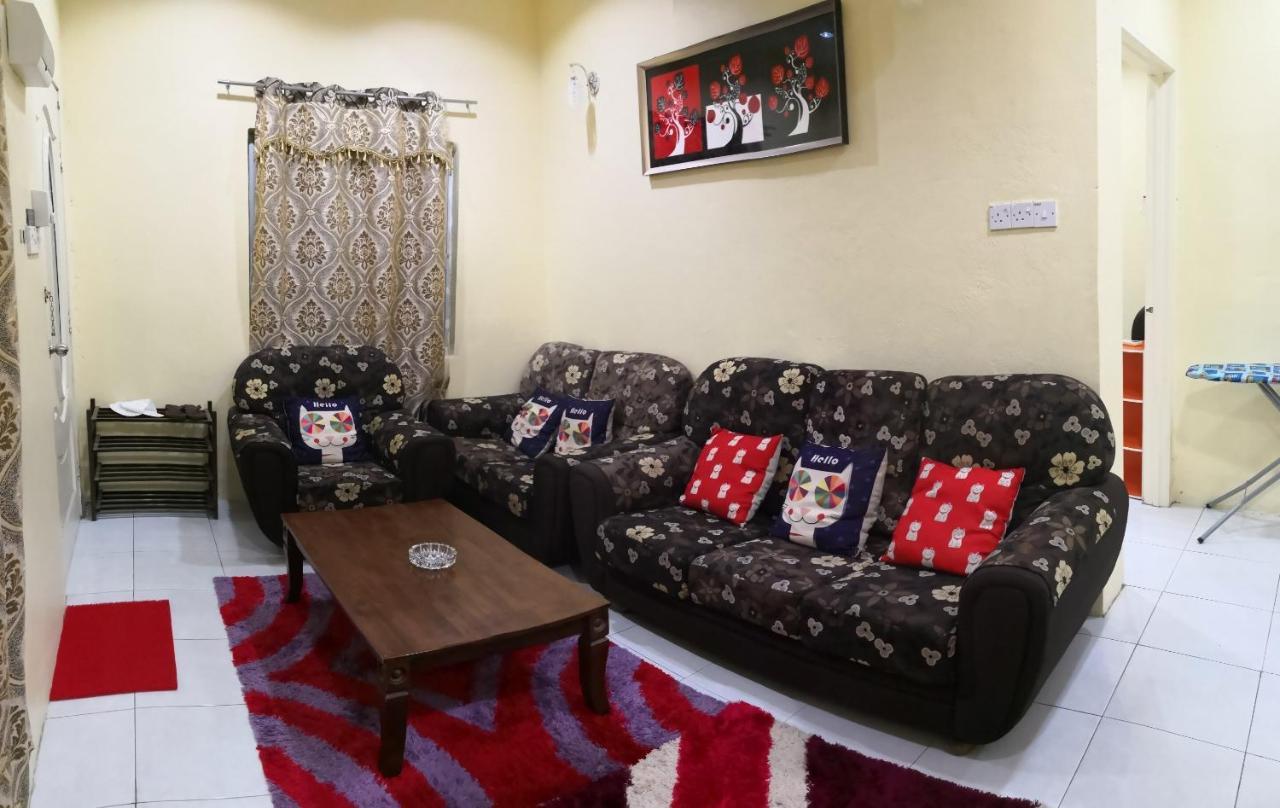 Oyo Home 90308 Chily Guest House Langkawi Exterior foto